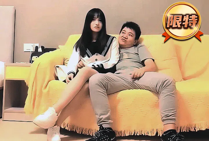 RMR-745 约了个JK装00后萌妹子啪啪，痛的妹子直叫疼竟还干出血